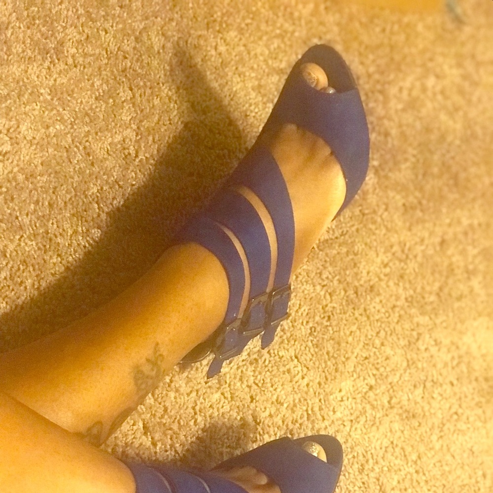 Blue Shoedazzle heels lightly worn. Very cute.